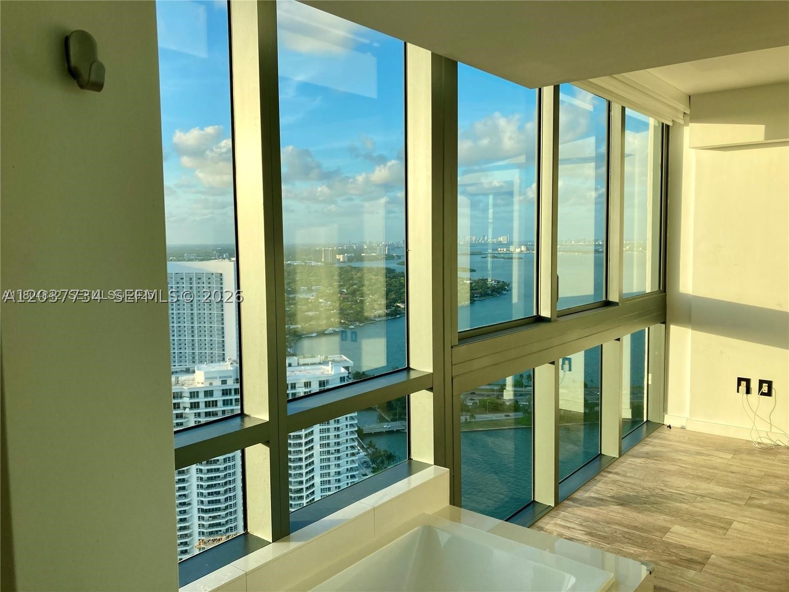 650 NE 32nd St #4408, Miami FL 33137