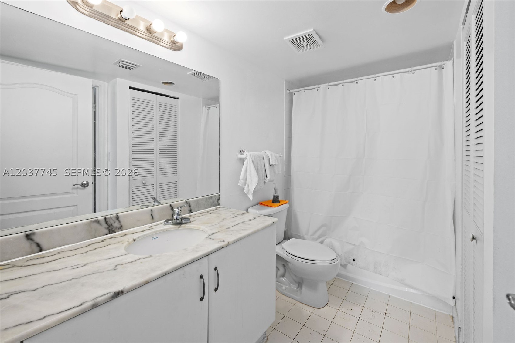 1200 Brickell Bay Dr #3714, Miami FL 33131
