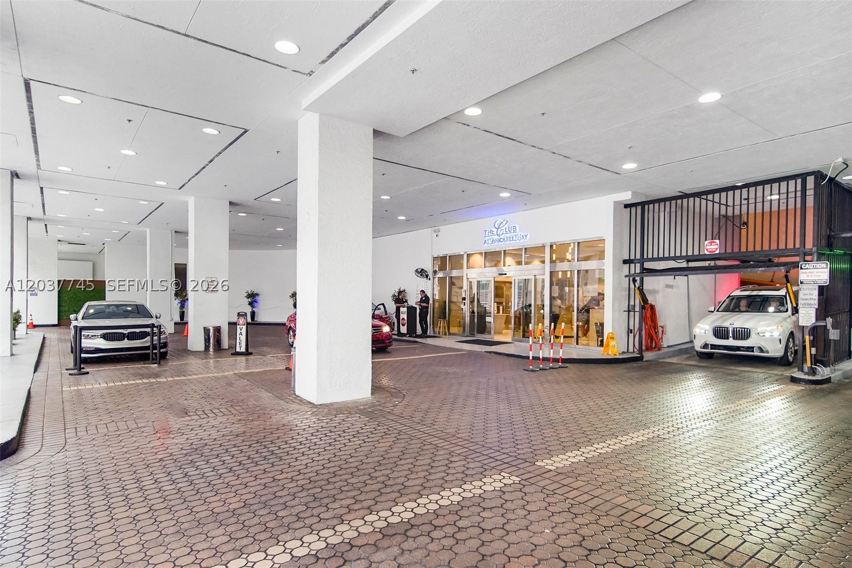 1200 Brickell Bay Dr #3714, Miami FL 33131