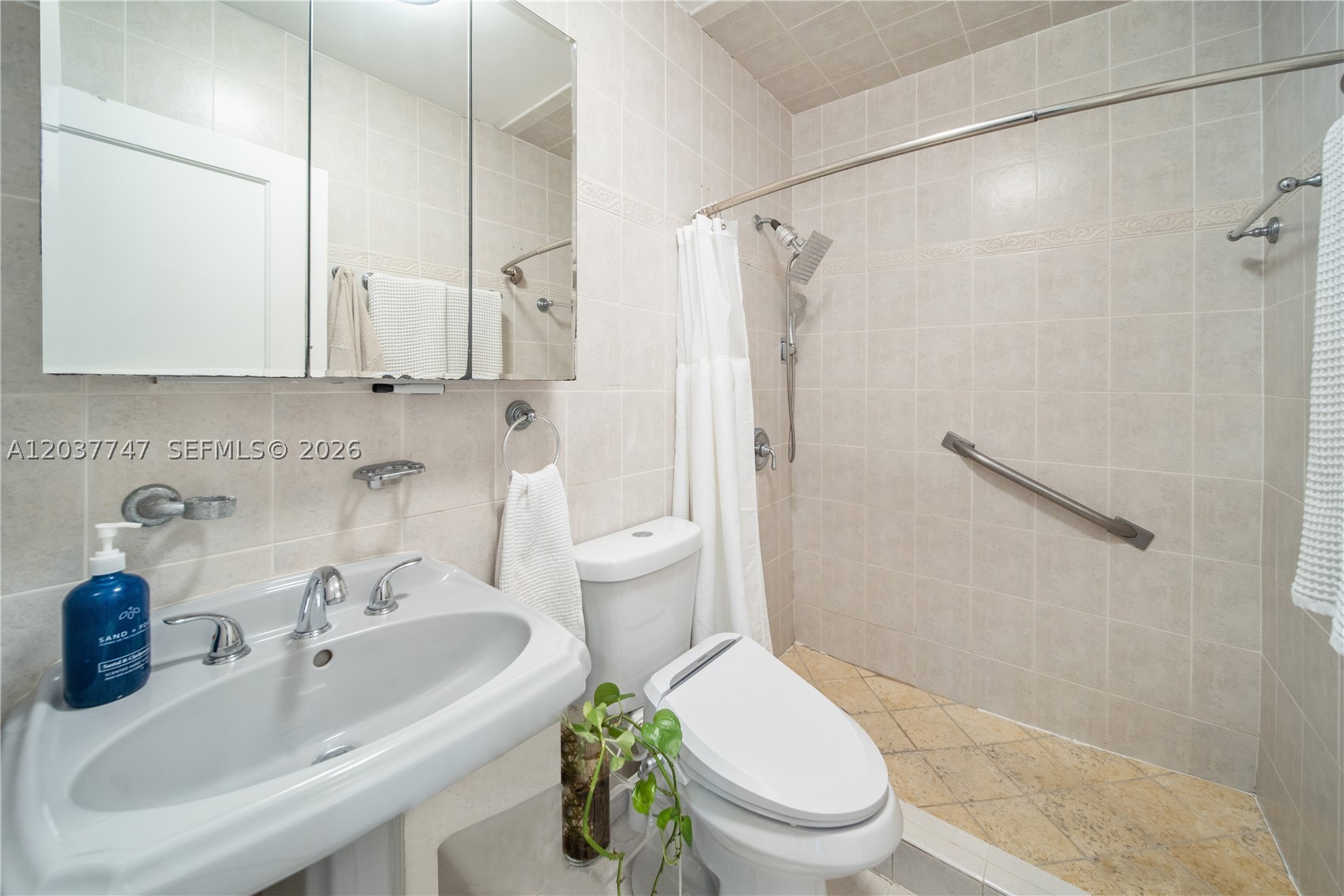 2421 SW 26th Ln, Miami FL 33133