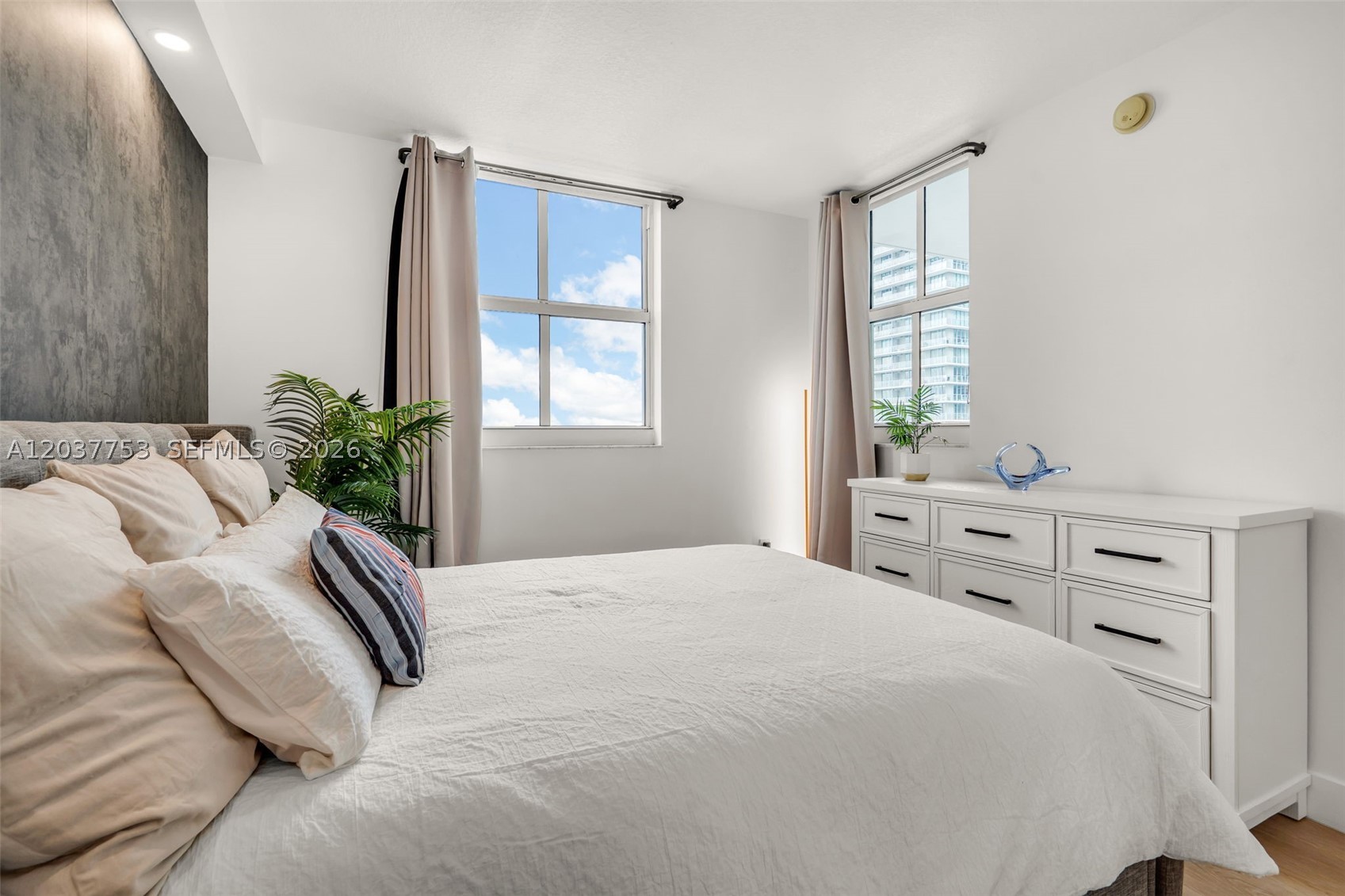 1250 S Miami Ave #2305, Miami FL 33130