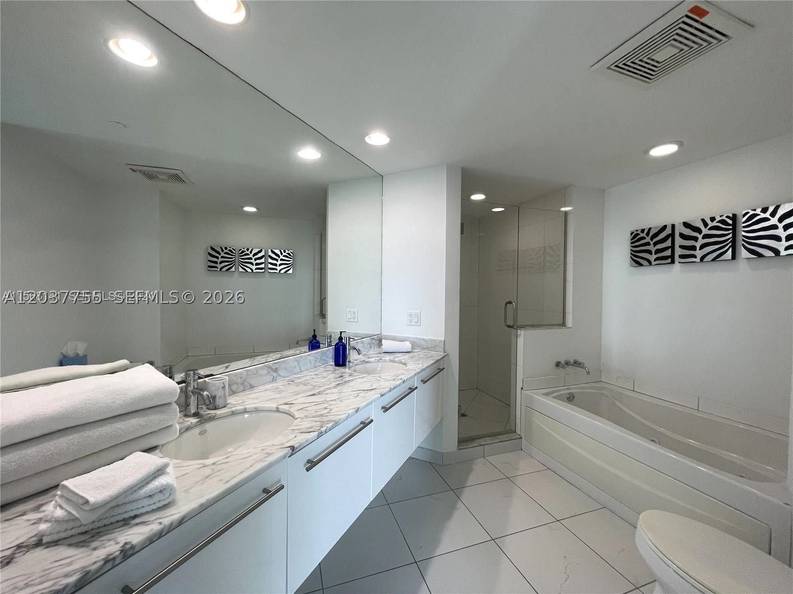 500 Brickell Ave #3302, Miami FL 33131