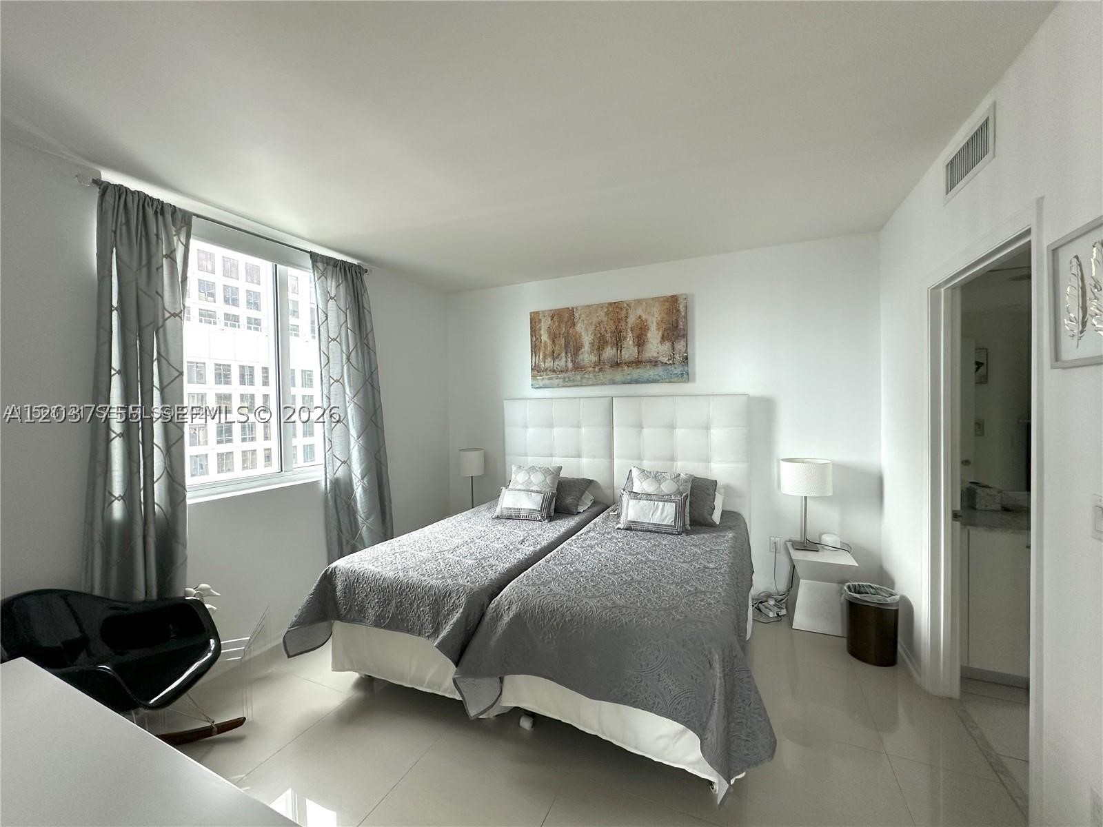 500 Brickell Ave #3302, Miami FL 33131
