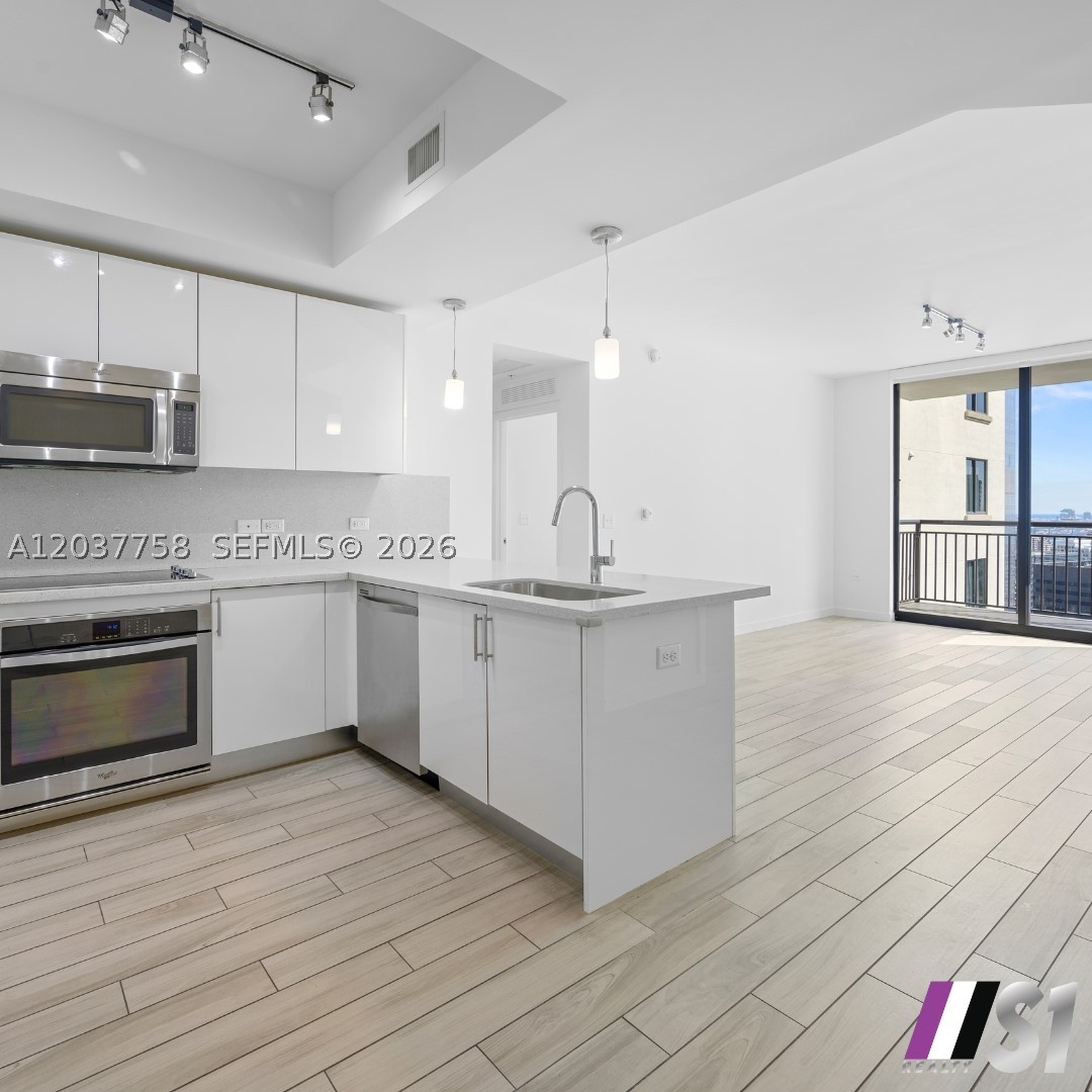 999 SW 1st Ave #1511, Miami FL 33130