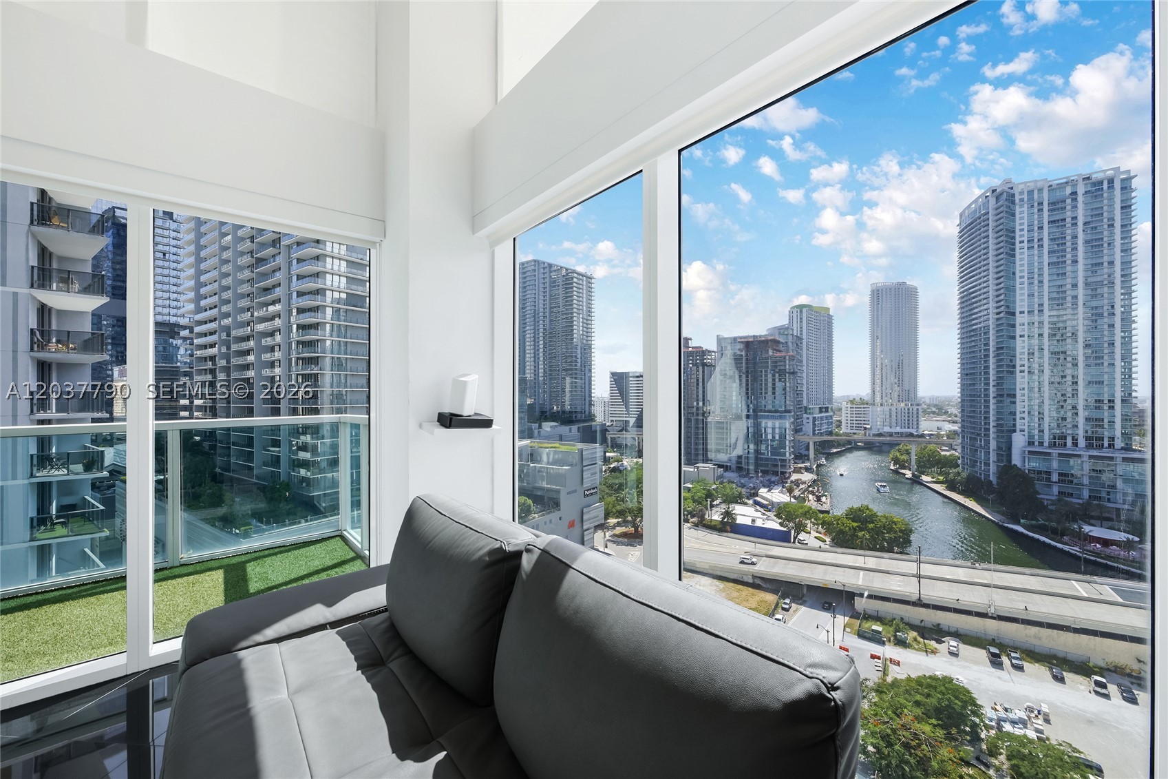 41 SE 5th St #1116, Miami FL 33131
