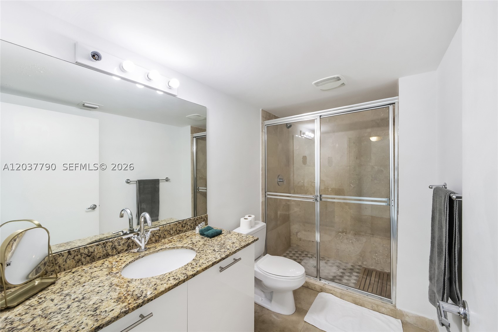 41 SE 5th St #1116, Miami FL 33131