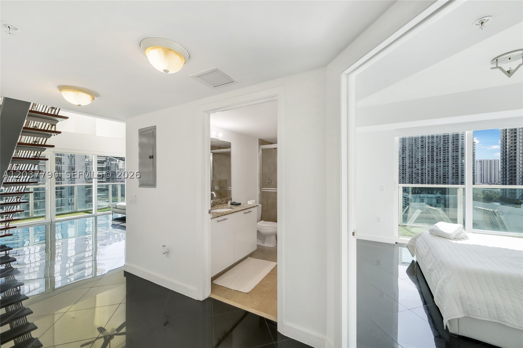 41 SE 5th St #1116, Miami FL 33131