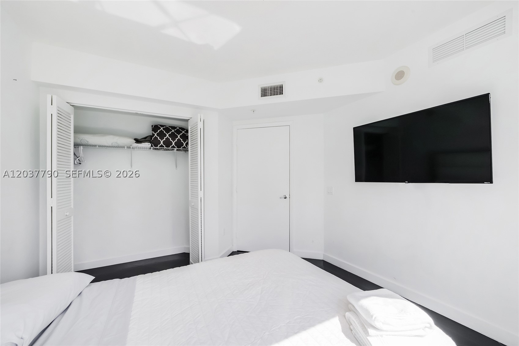 41 SE 5th St #1116, Miami FL 33131