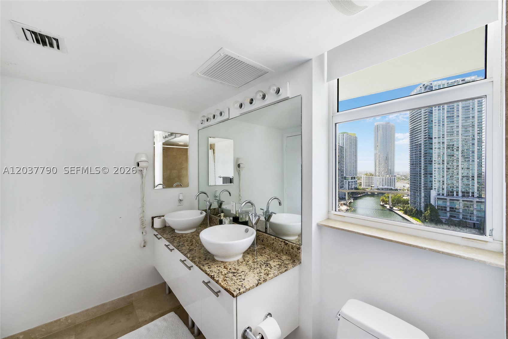 41 SE 5th St #1116, Miami FL 33131