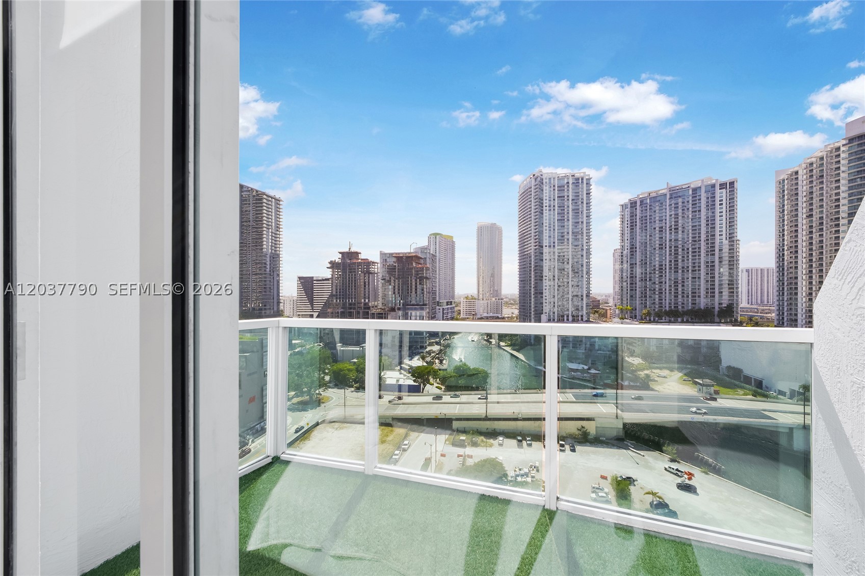 41 SE 5th St #1116, Miami FL 33131