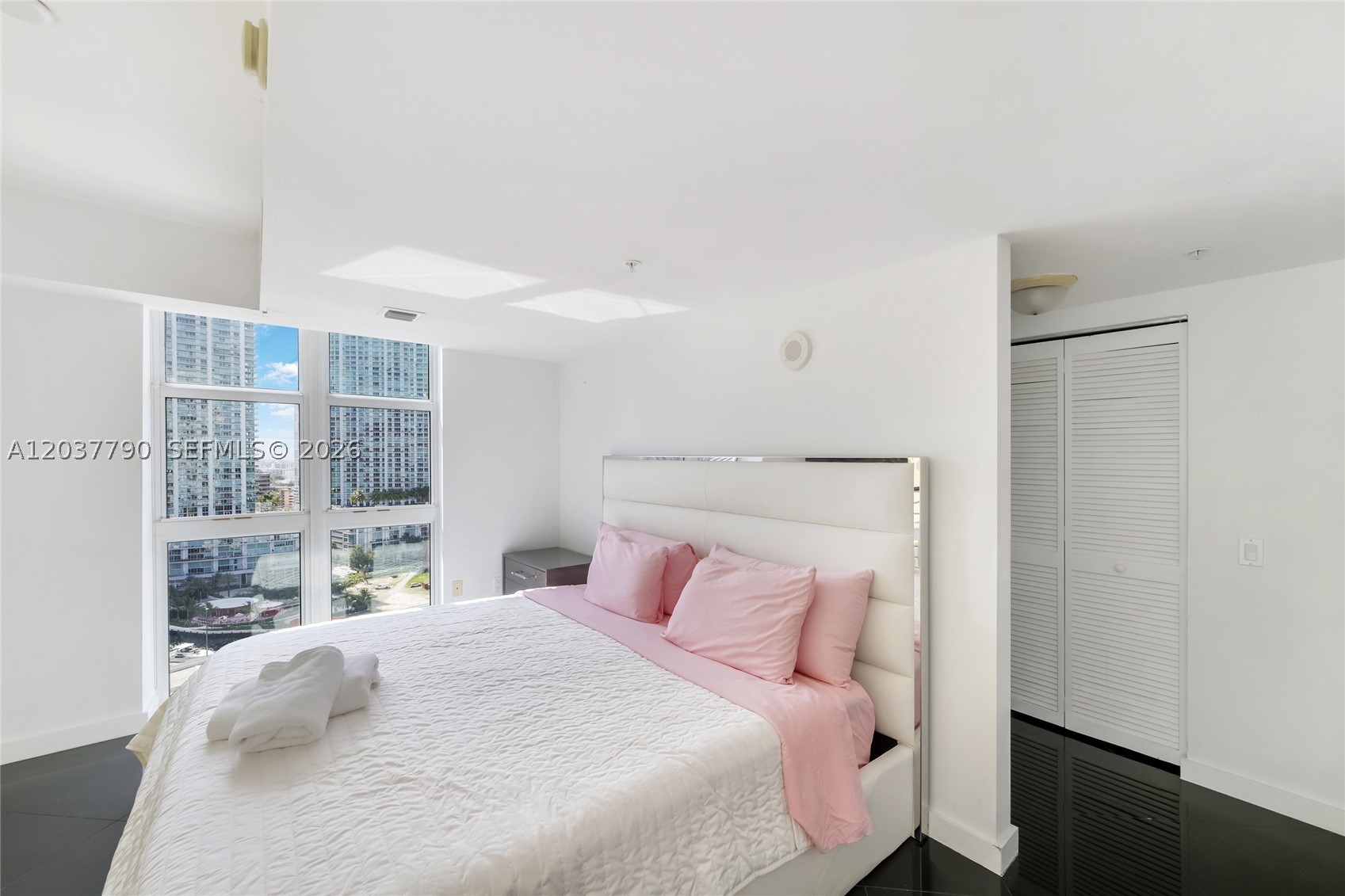 41 SE 5th St #1116, Miami FL 33131