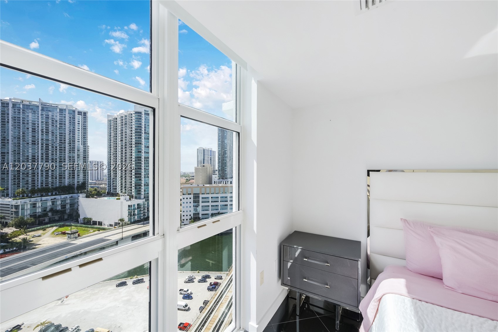 41 SE 5th St #1116, Miami FL 33131