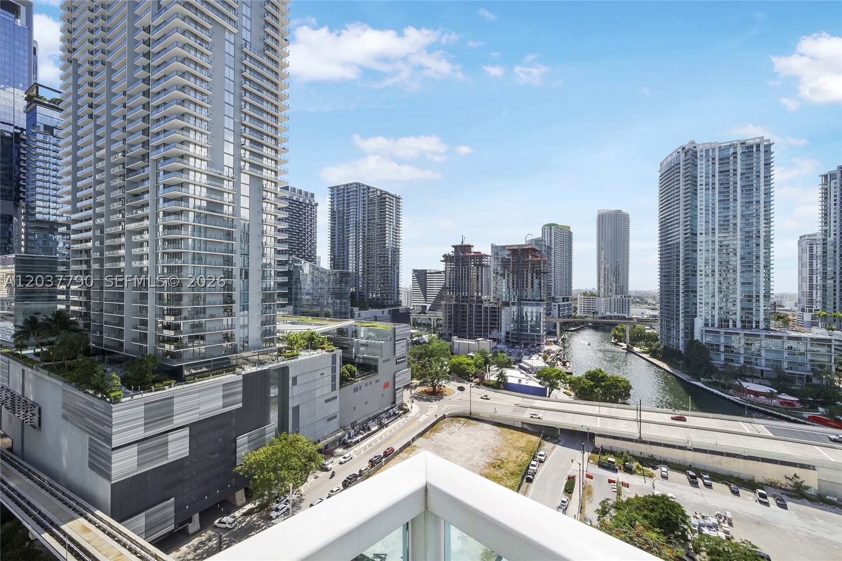 41 SE 5th St #1116, Miami FL 33131