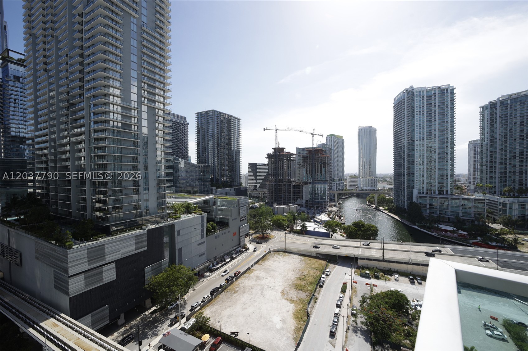 41 SE 5th St #1116, Miami FL 33131