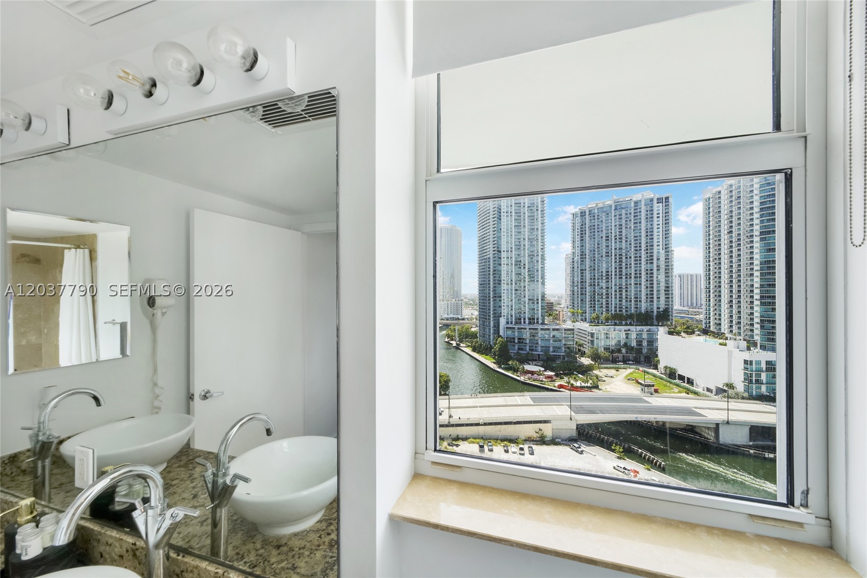41 SE 5th St #1116, Miami FL 33131
