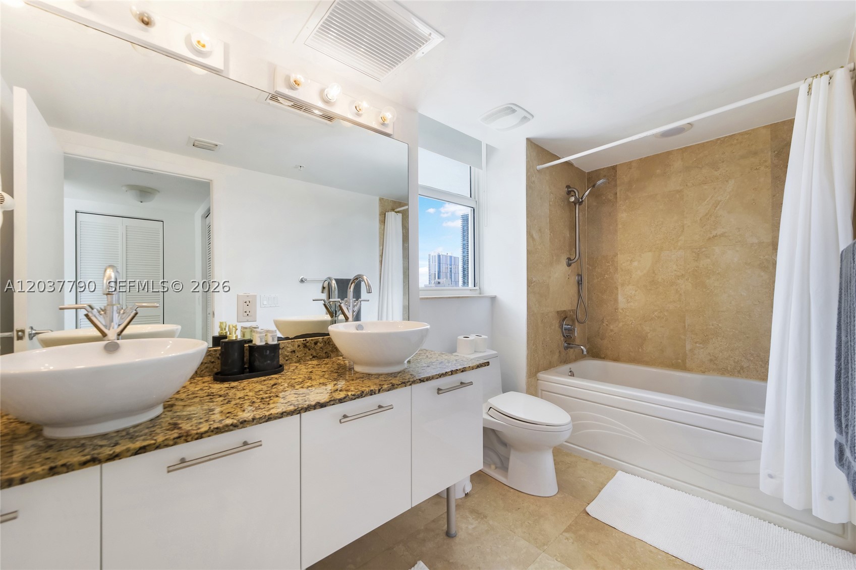 41 SE 5th St #1116, Miami FL 33131
