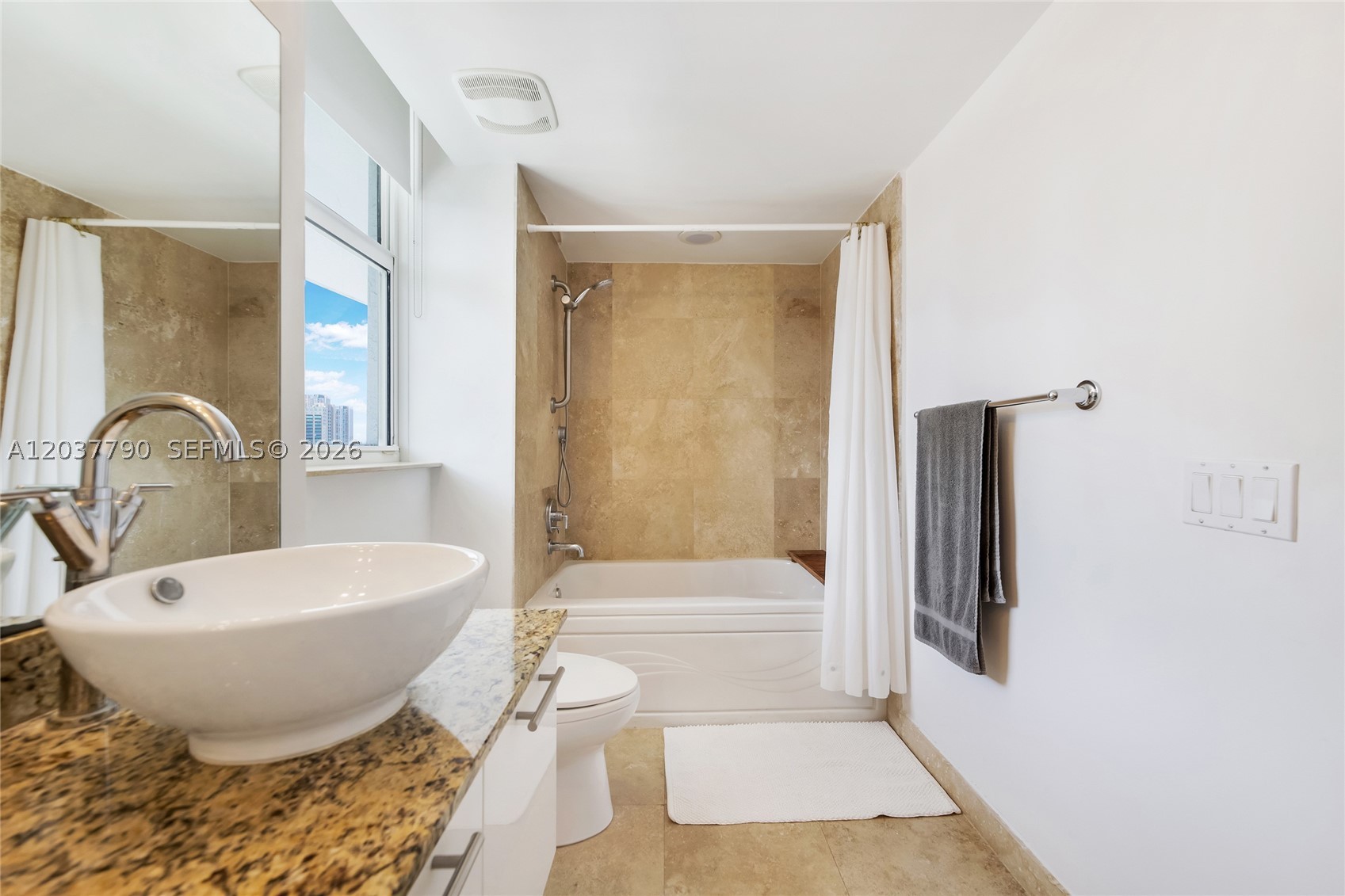 41 SE 5th St #1116, Miami FL 33131