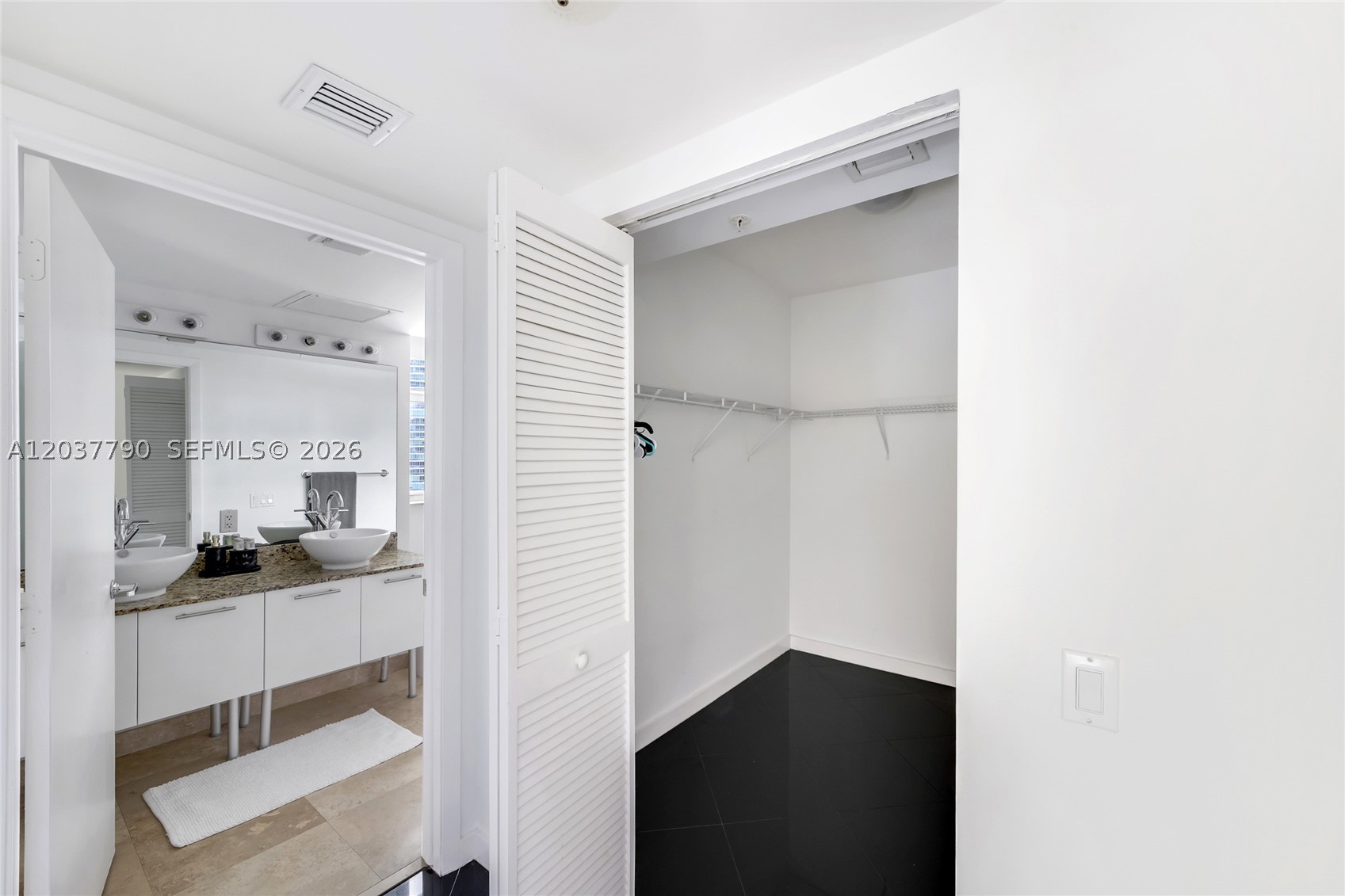 41 SE 5th St #1116, Miami FL 33131