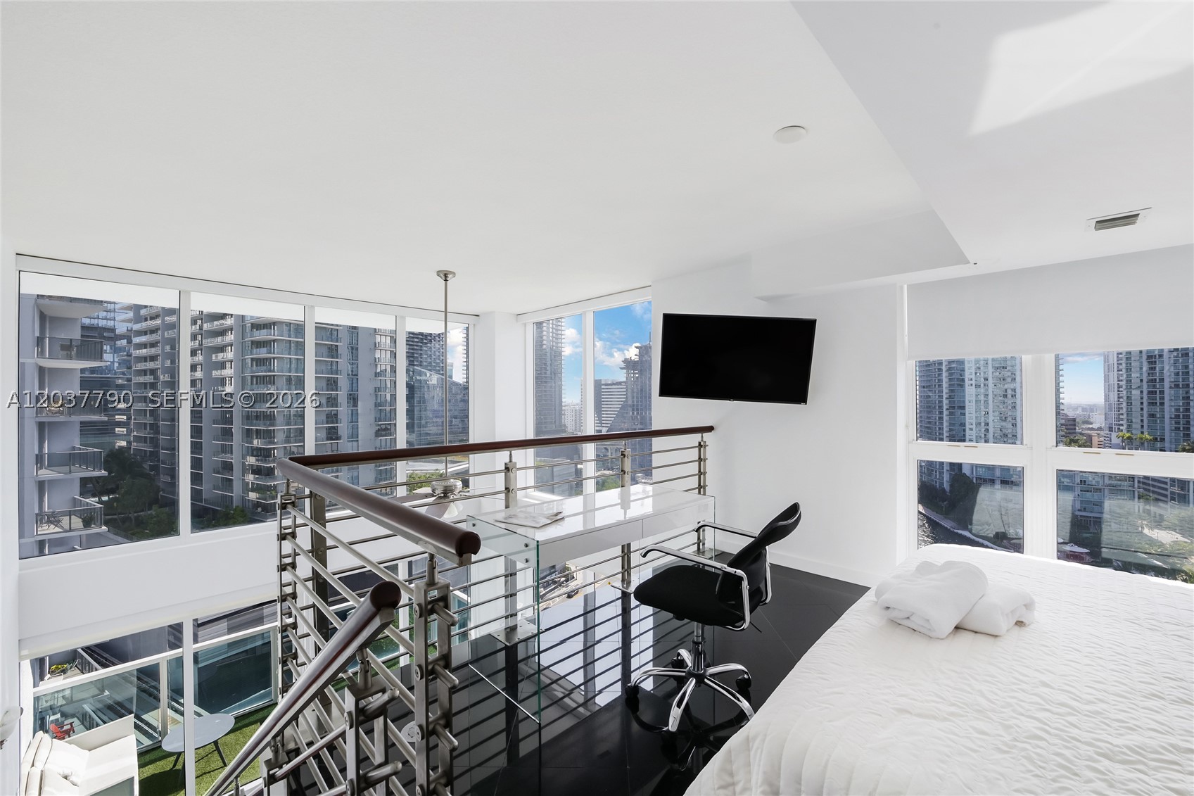 41 SE 5th St #1116, Miami FL 33131