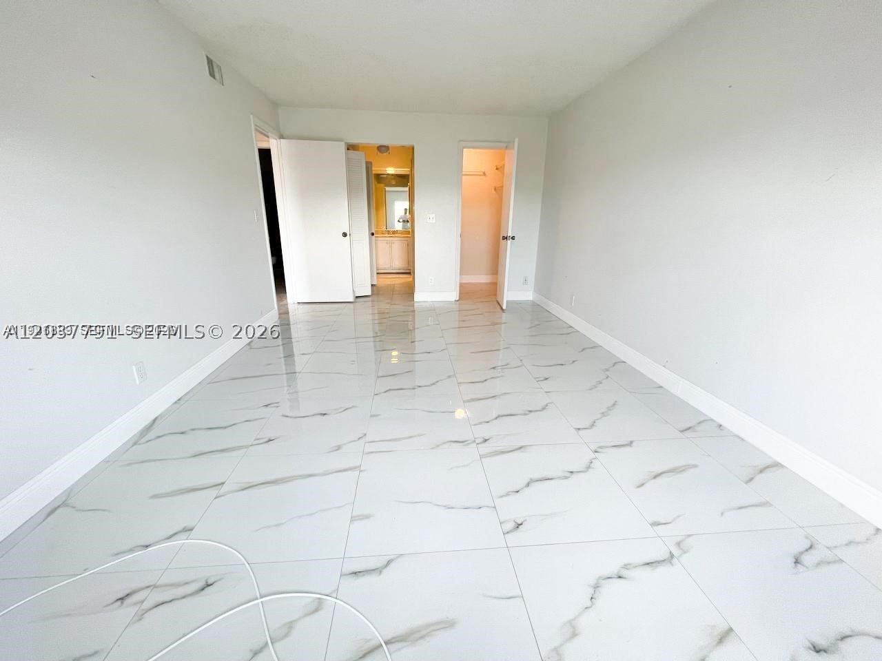 6395 Bay Club Dr #4, Fort Lauderdale FL 33308