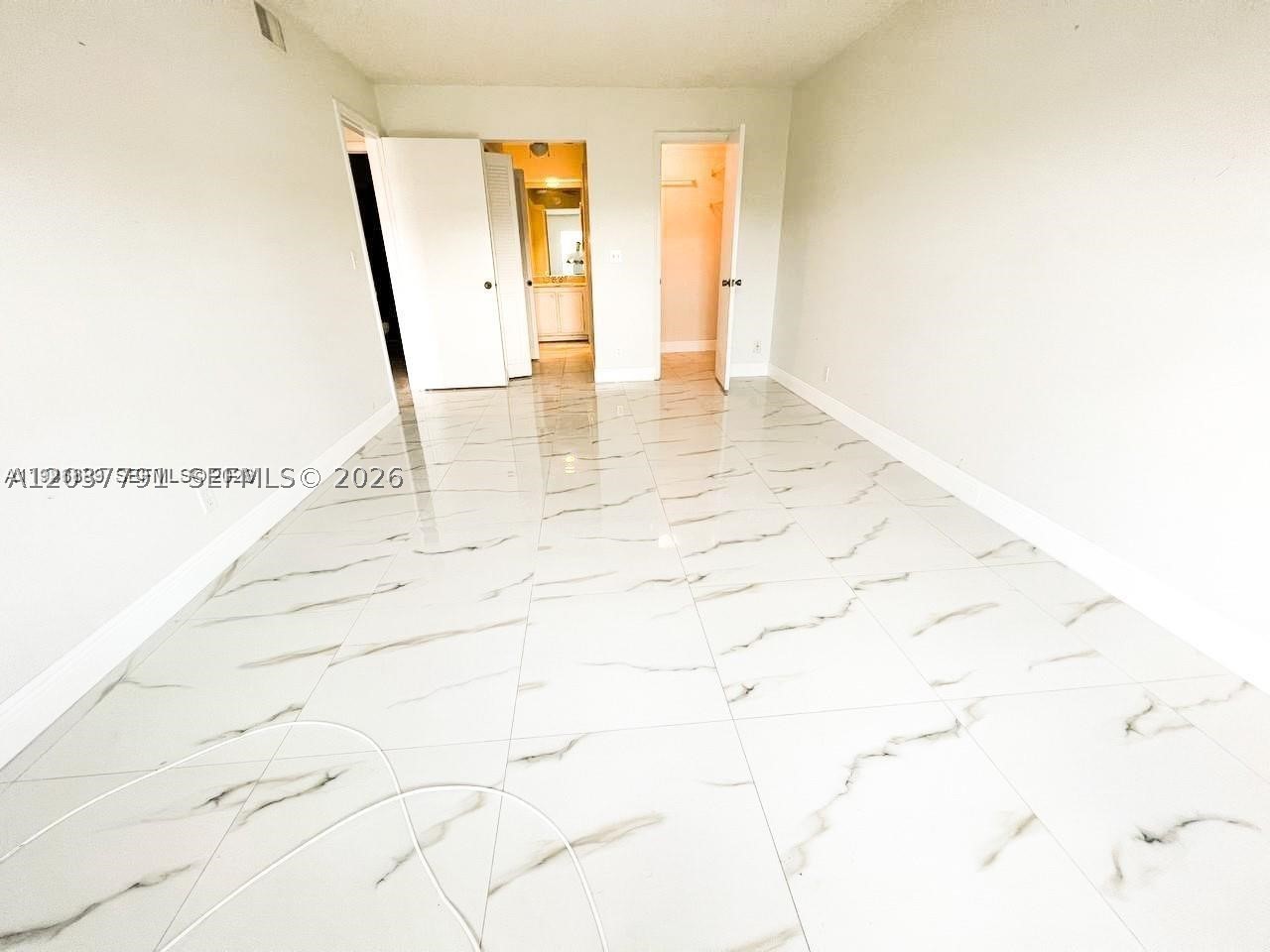 6395 Bay Club Dr #4, Fort Lauderdale FL 33308