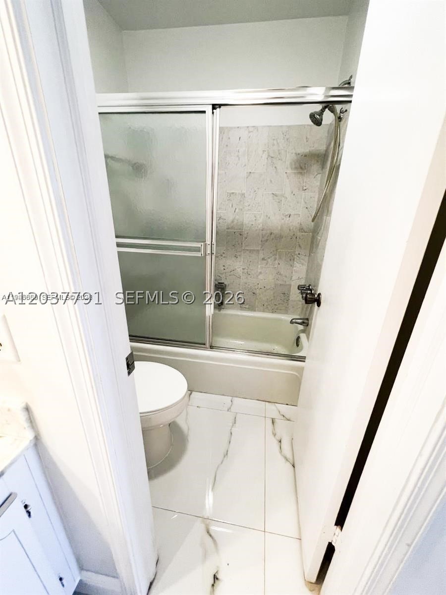 6395 Bay Club Dr #4, Fort Lauderdale FL 33308