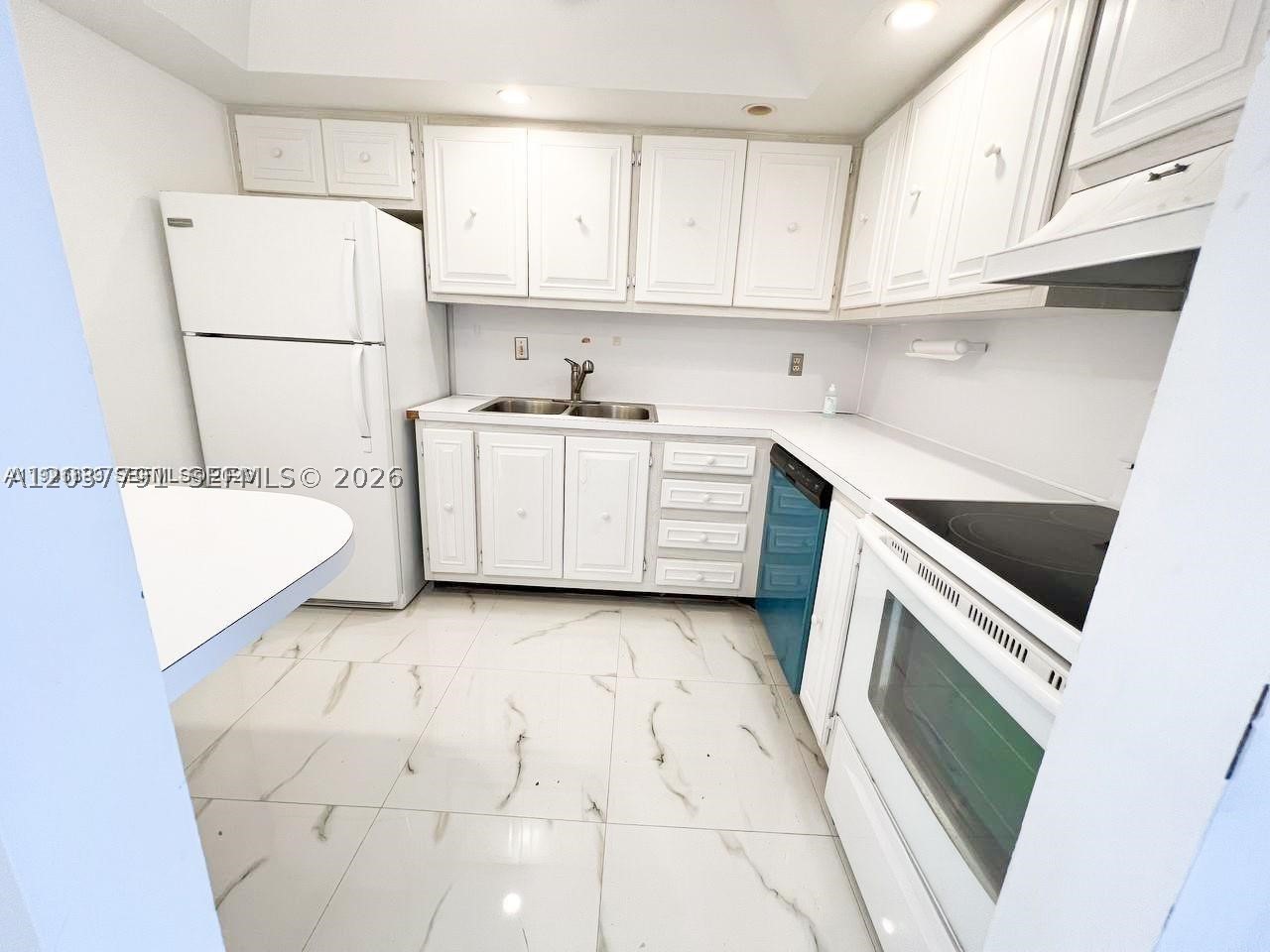 6395 Bay Club Dr #4, Fort Lauderdale FL 33308