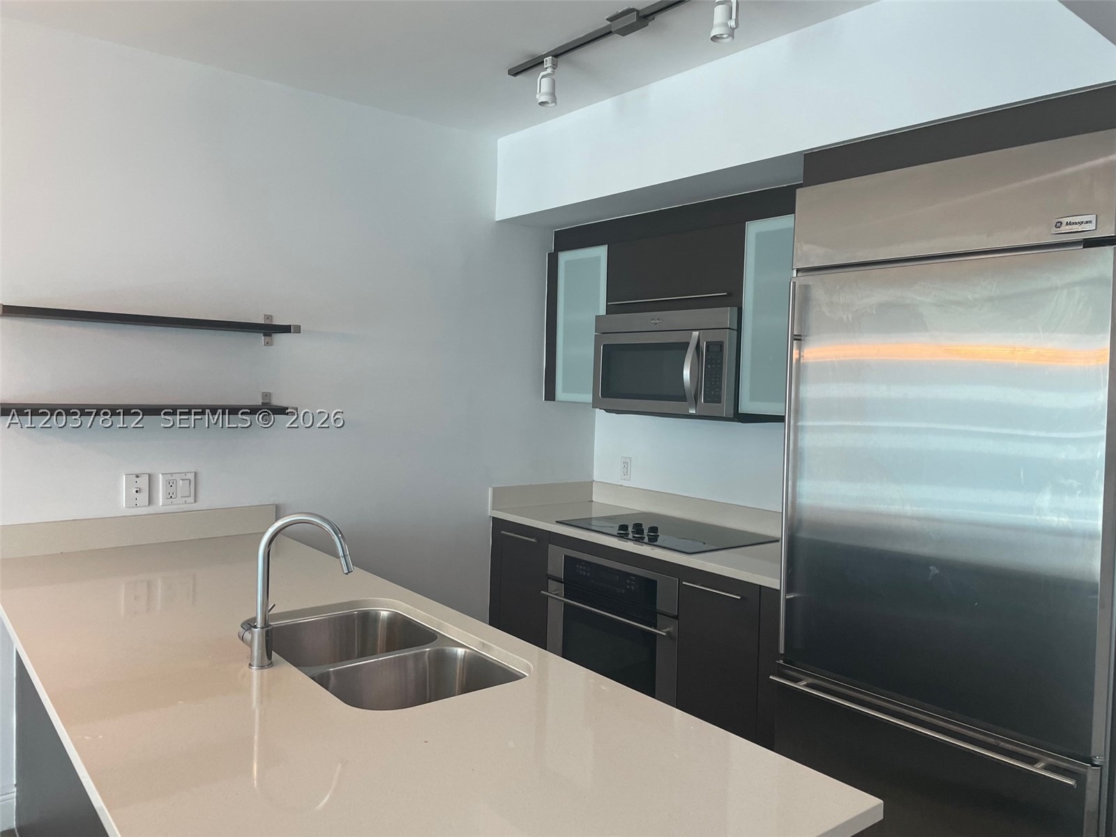 500 Brickell Ave #1906, Miami FL 33131