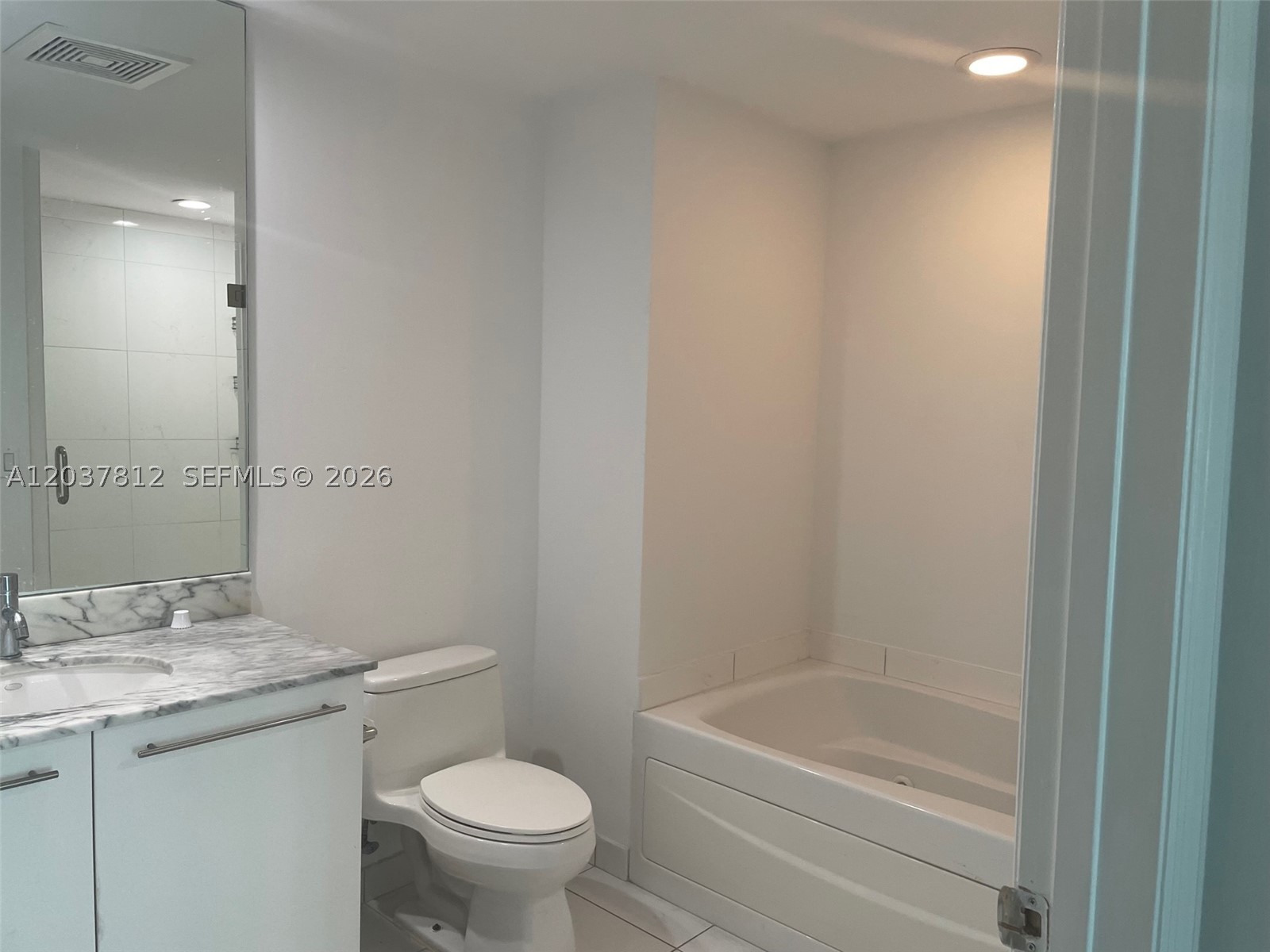 500 Brickell Ave #1906, Miami FL 33131