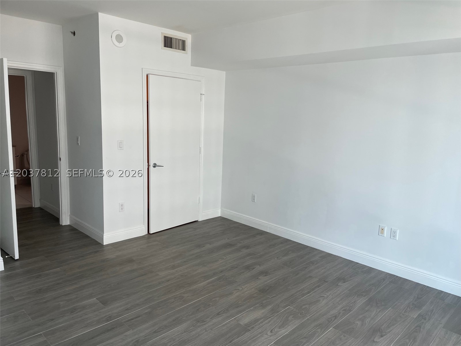 500 Brickell Ave #1906, Miami FL 33131