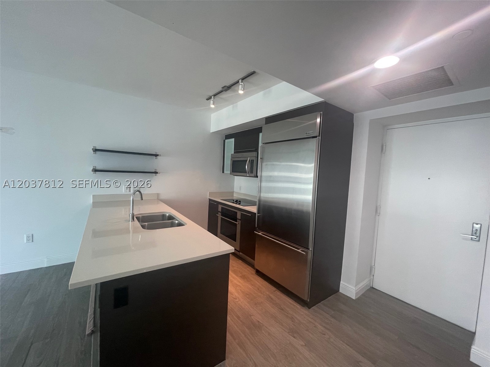 500 Brickell Ave #1906, Miami FL 33131