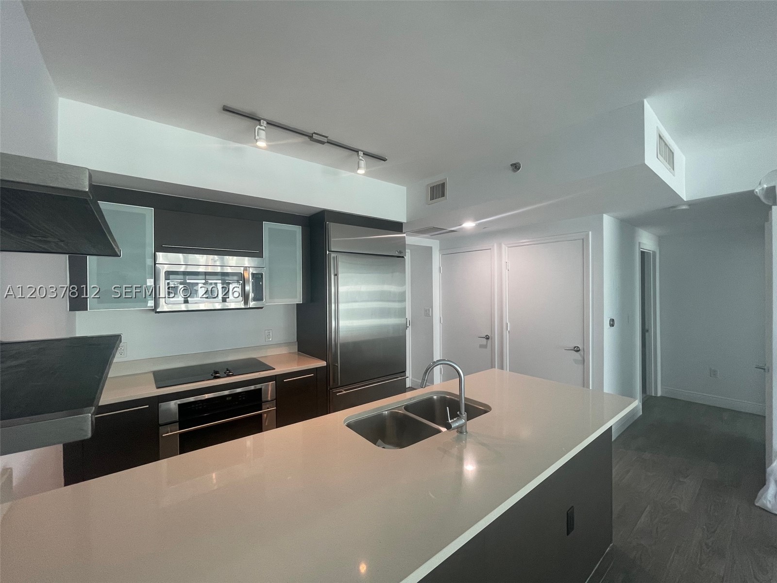 500 Brickell Ave #1906, Miami FL 33131