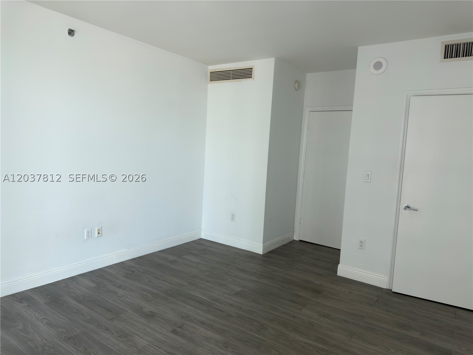 500 Brickell Ave #1906, Miami FL 33131