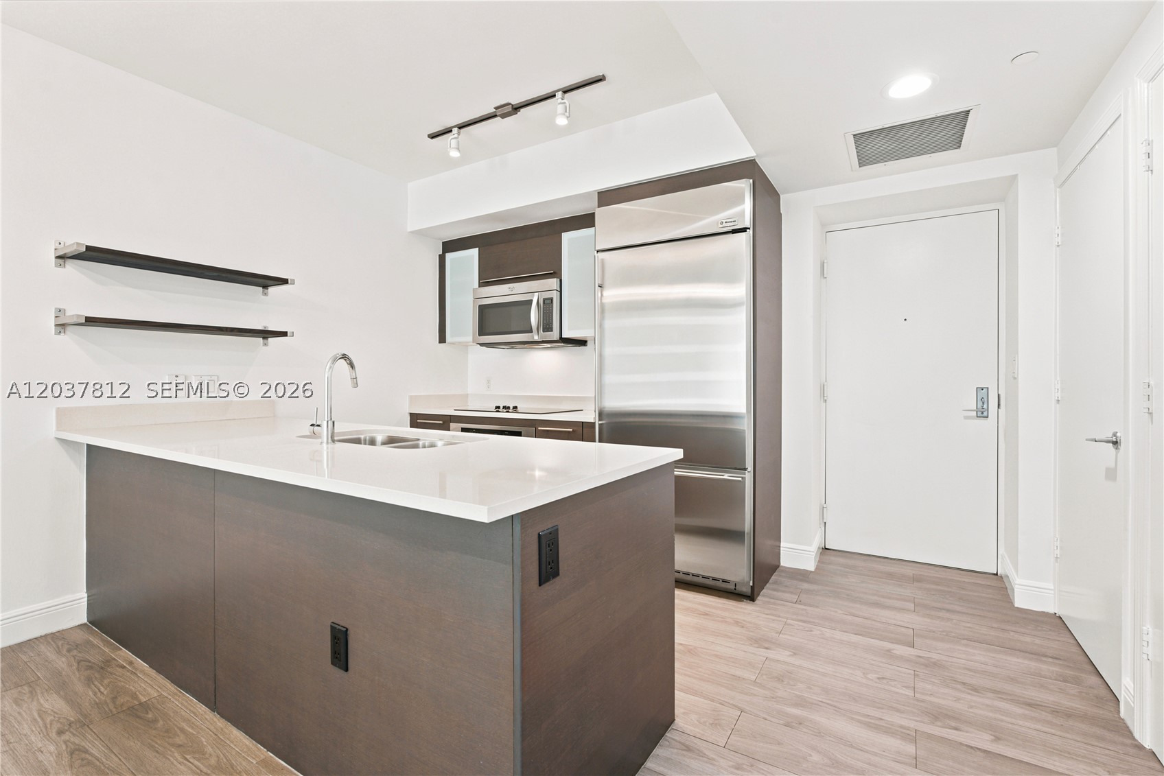 500 Brickell Av #1906, Miami FL 33131