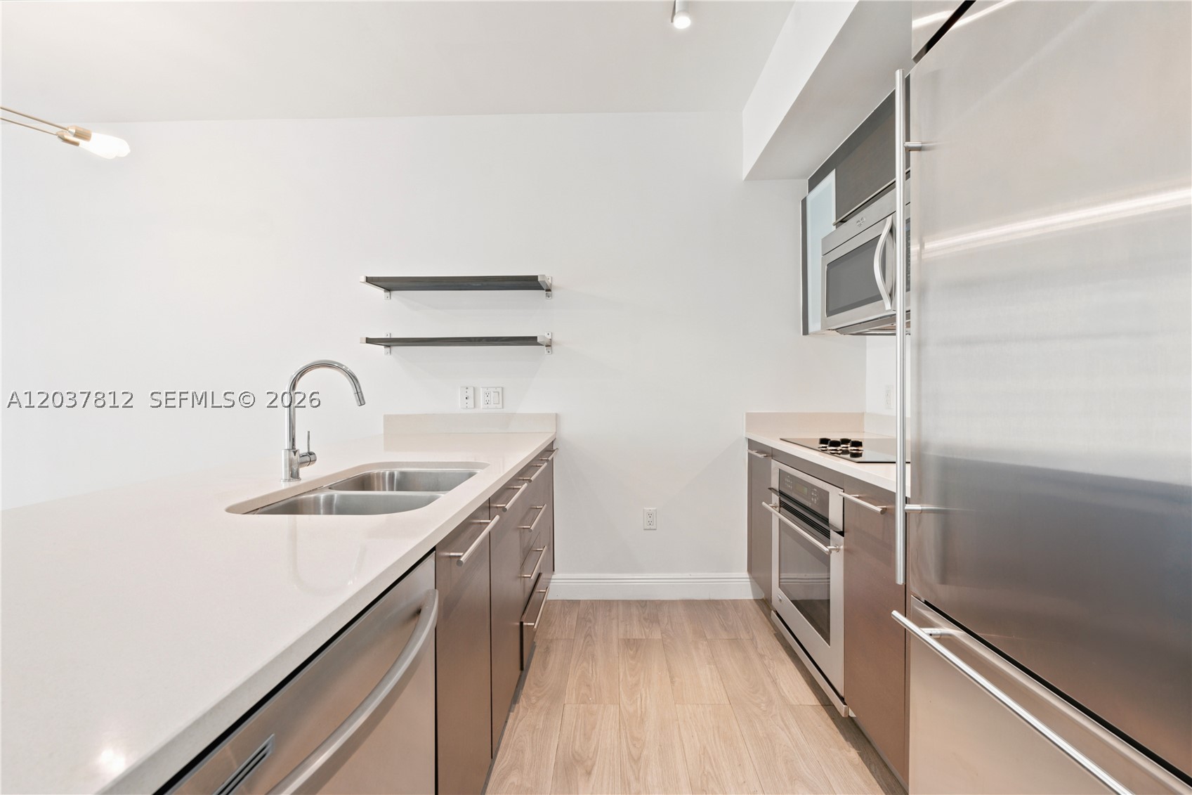 500 Brickell Av #1906, Miami FL 33131
