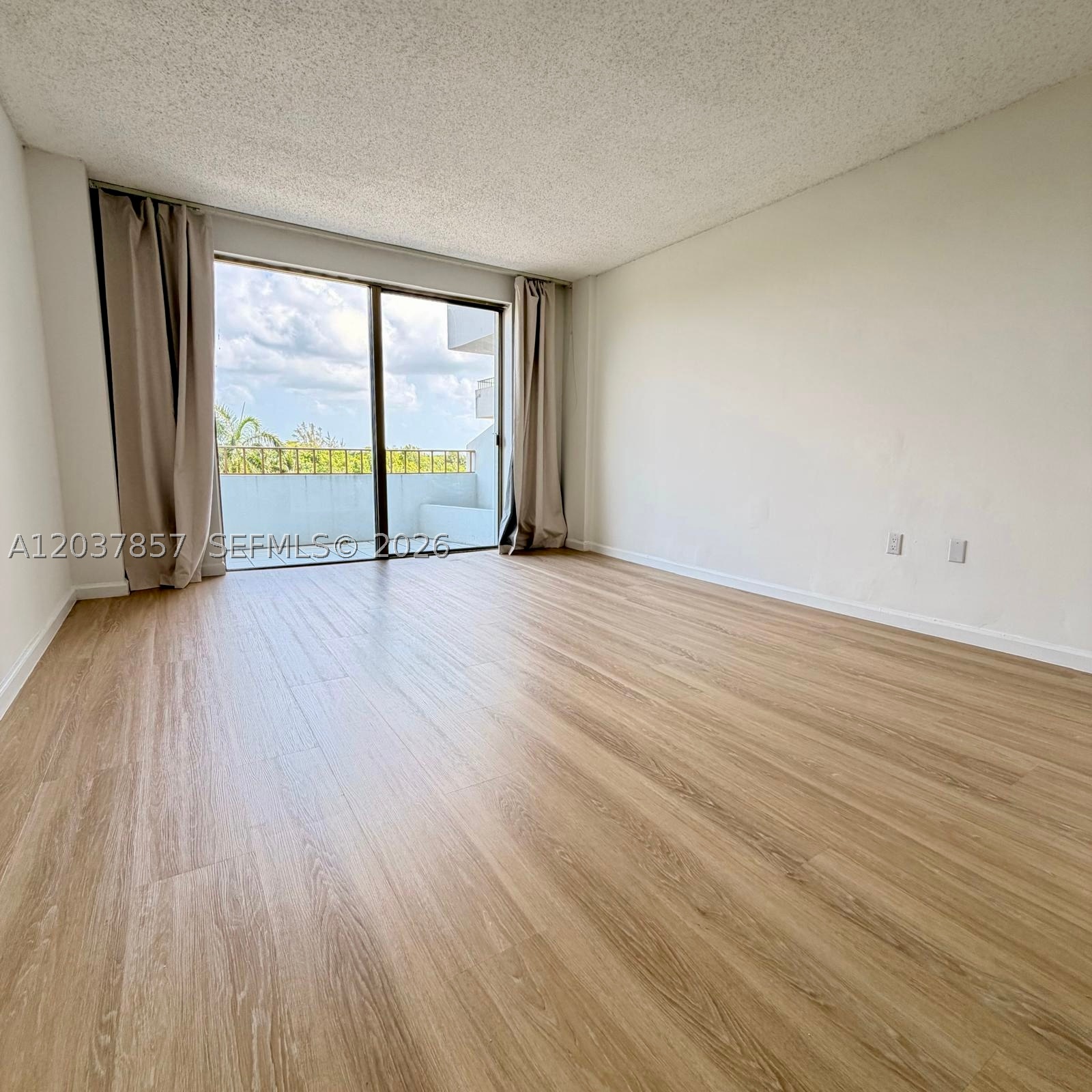 155 Ocean Lane Dr #504, Key Biscayne FL 33149