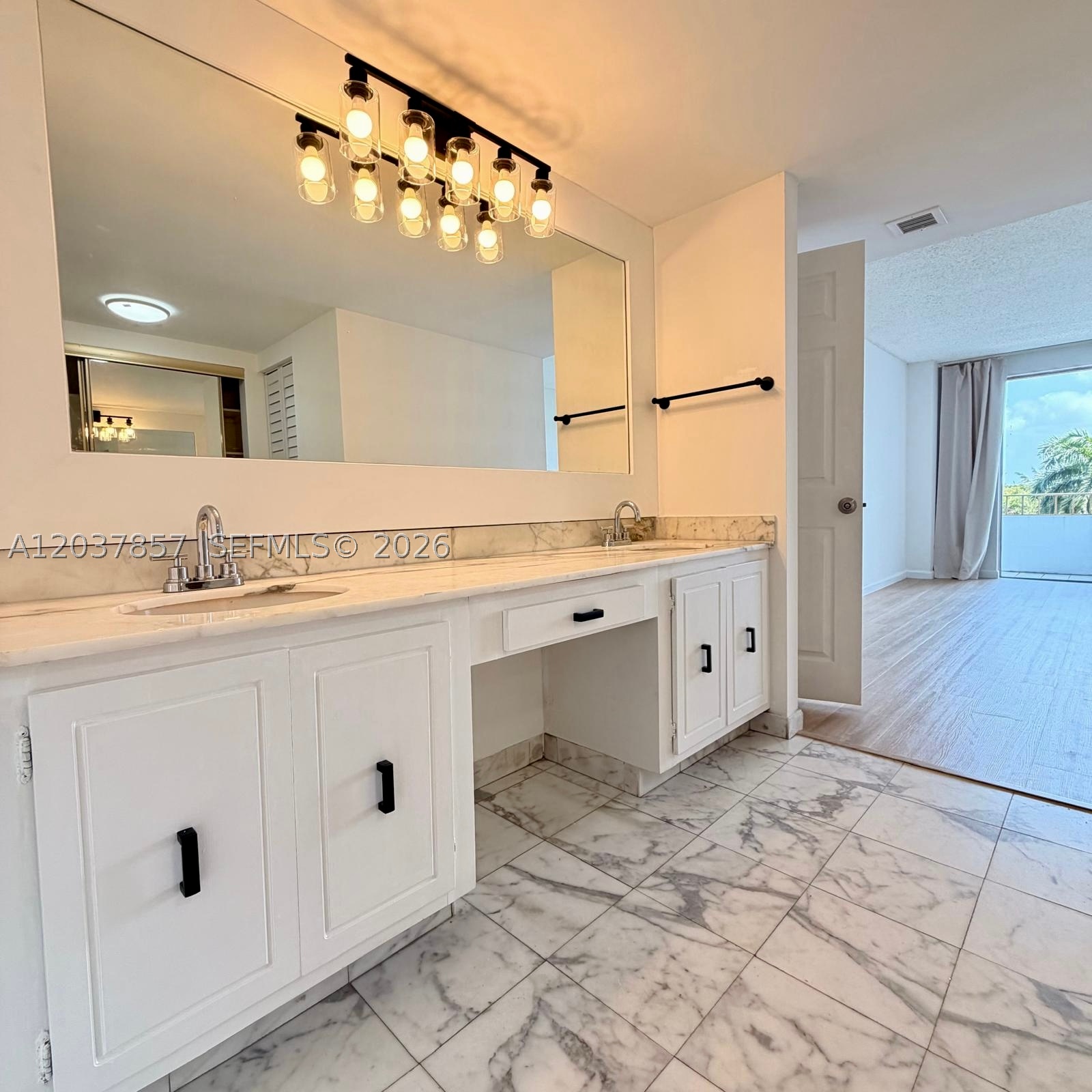 155 Ocean Lane Dr #504, Key Biscayne FL 33149
