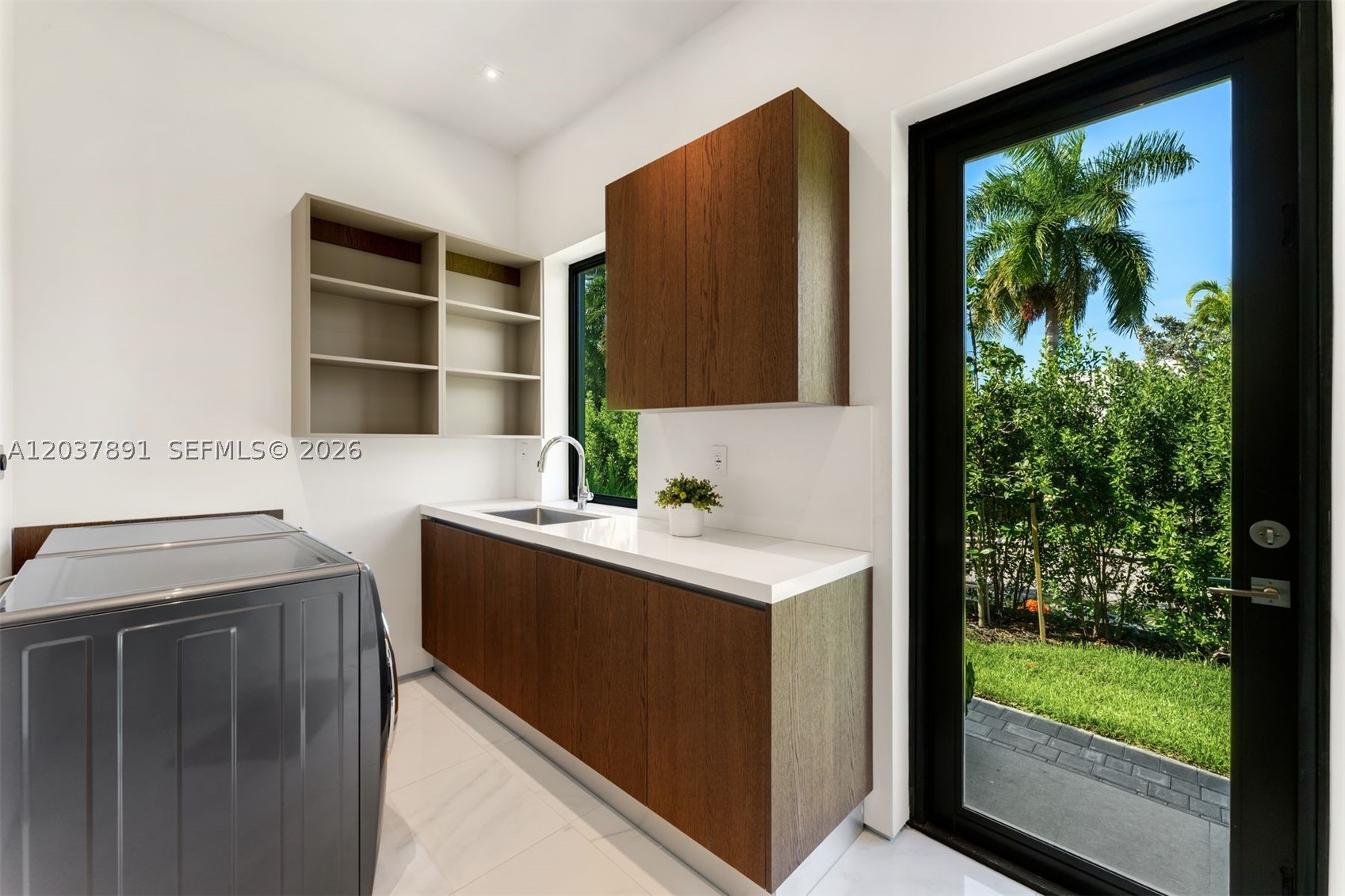 4430 Nautilus Dr, Miami Beach FL 33140