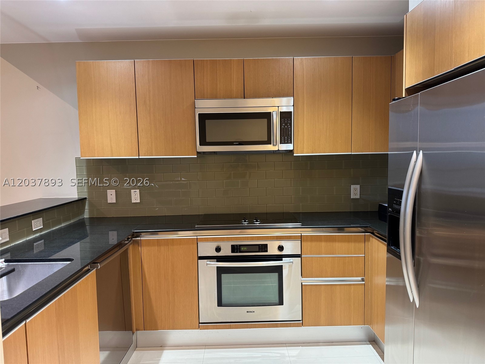 1060 Brickell Ave #4115, Miami FL 33131