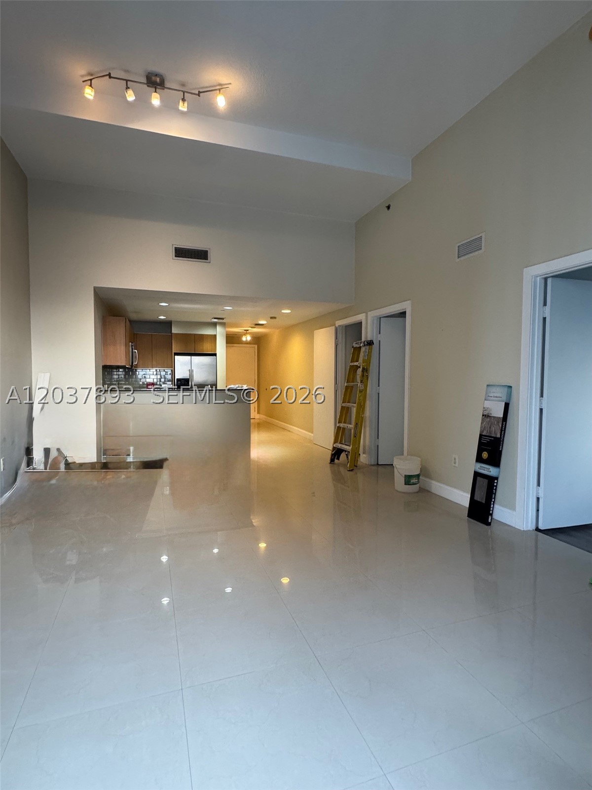 1060 Brickell Ave #4115, Miami FL 33131