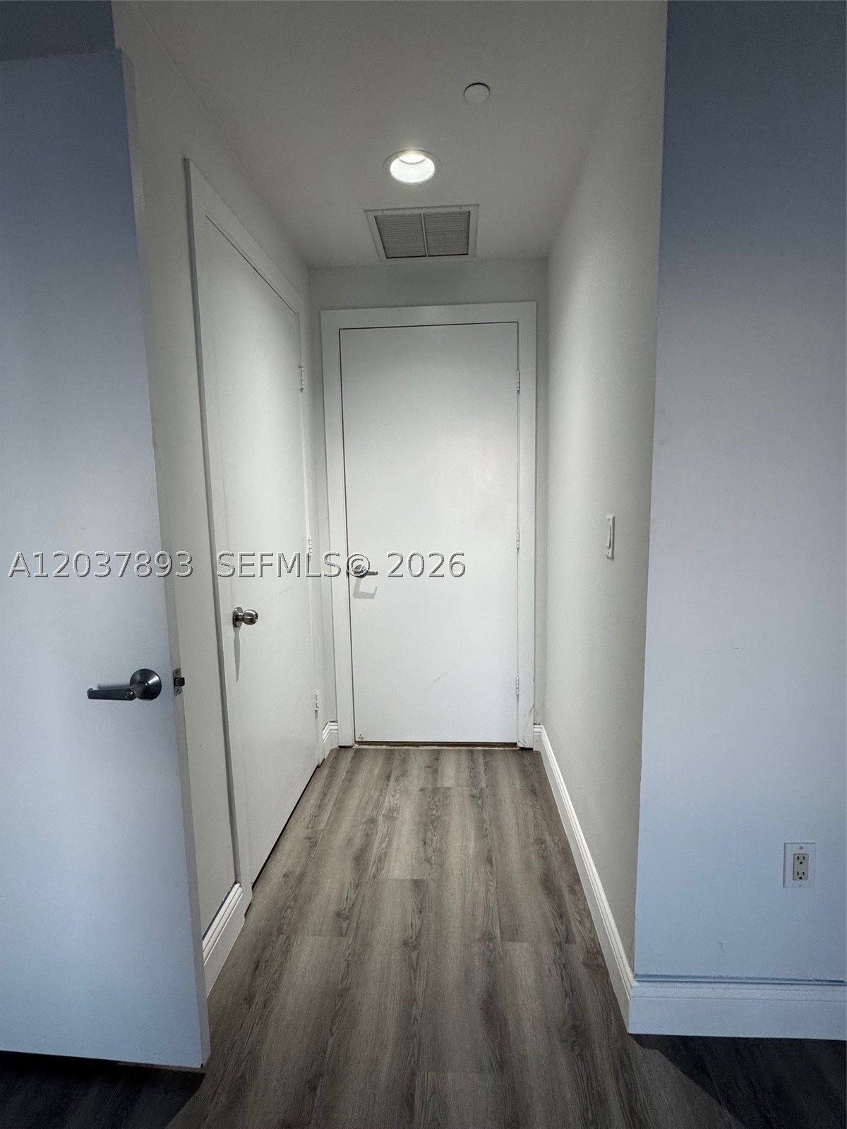 1060 Brickell Ave #4115, Miami FL 33131