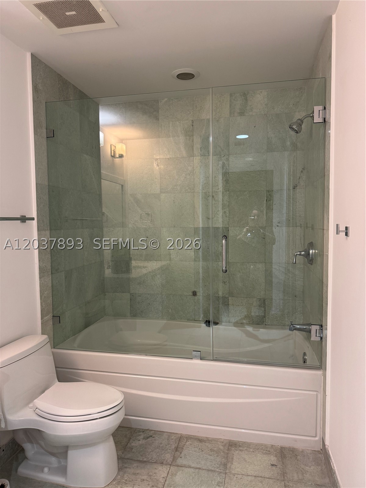 1060 Brickell Ave #4115, Miami FL 33131