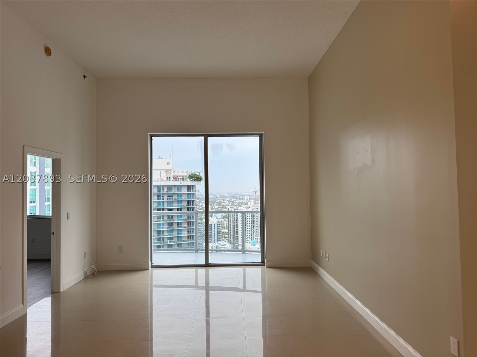 1060 Brickell Ave #4115, Miami FL 33131
