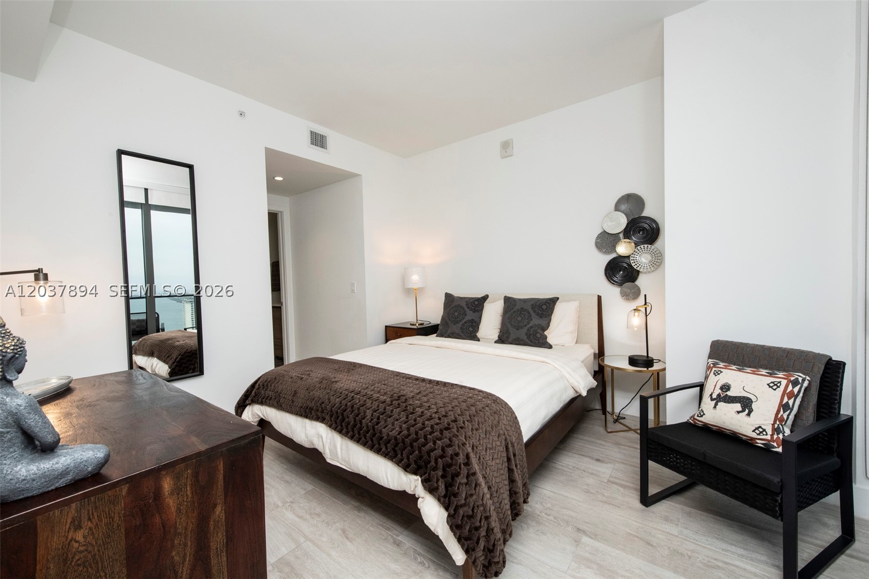 121 NE 34th St #3006, Miami FL 33137