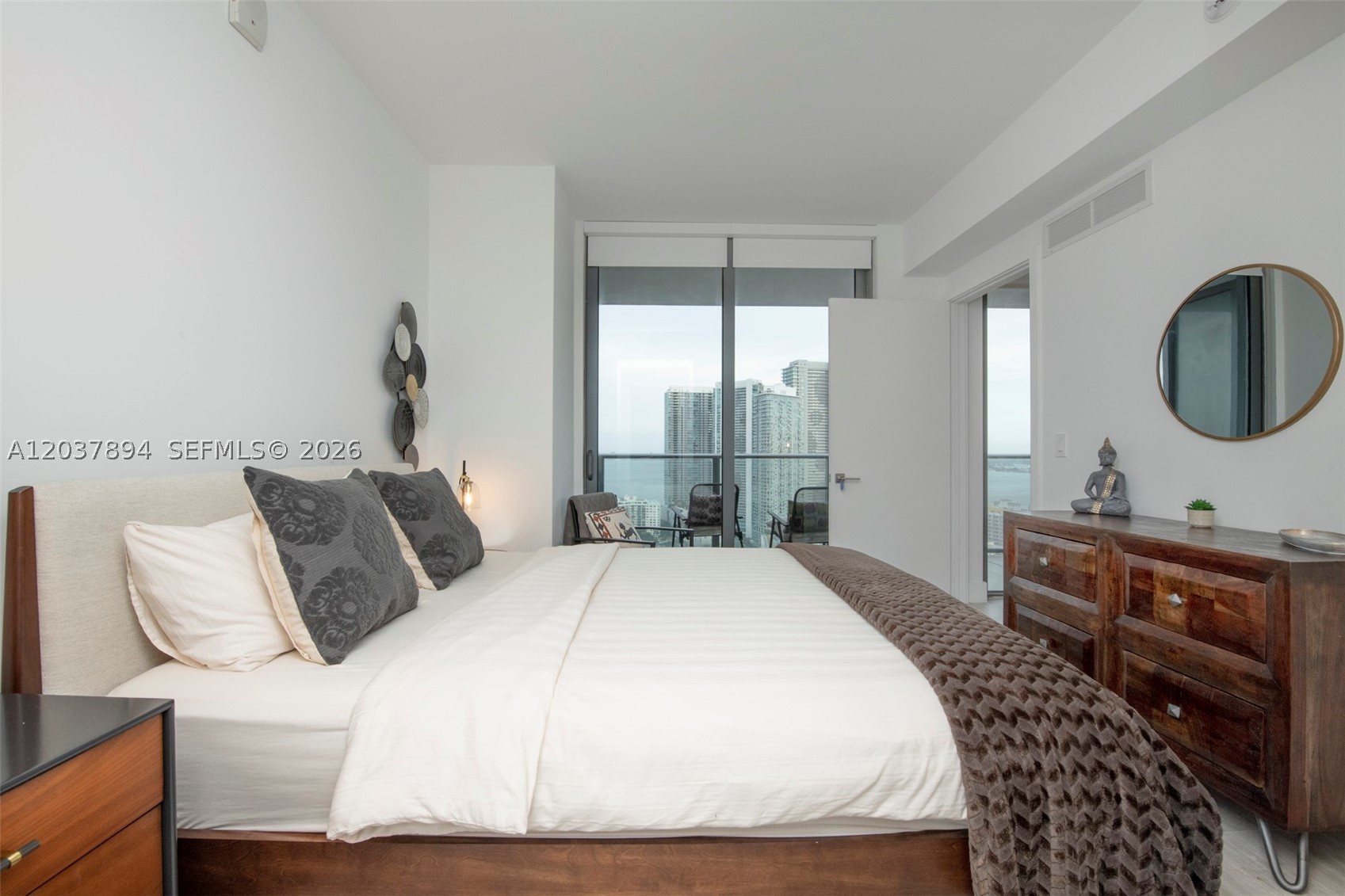 121 NE 34th St #3006, Miami FL 33137