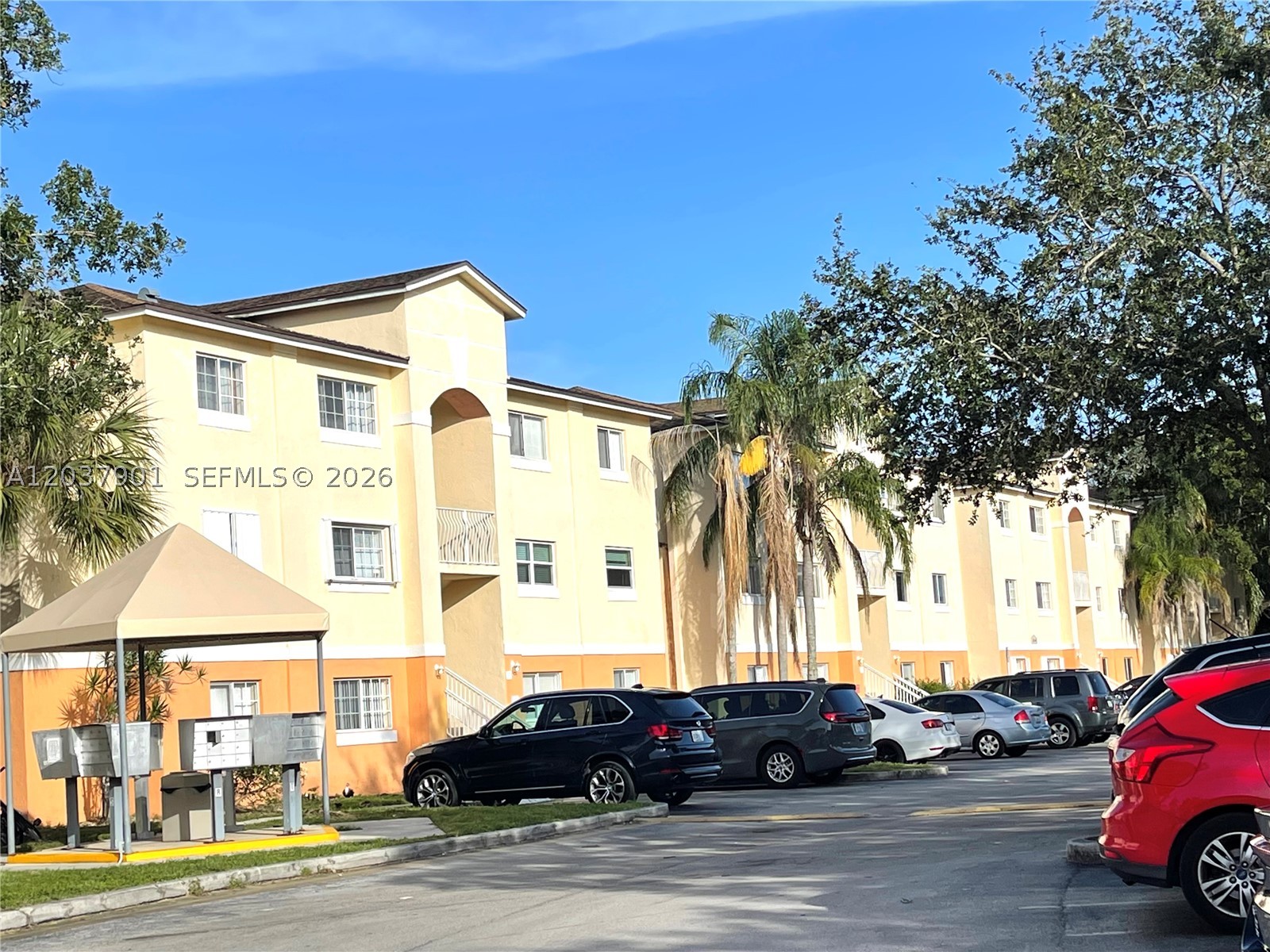 3690 N 56th Ave #904, Hollywood FL 33021