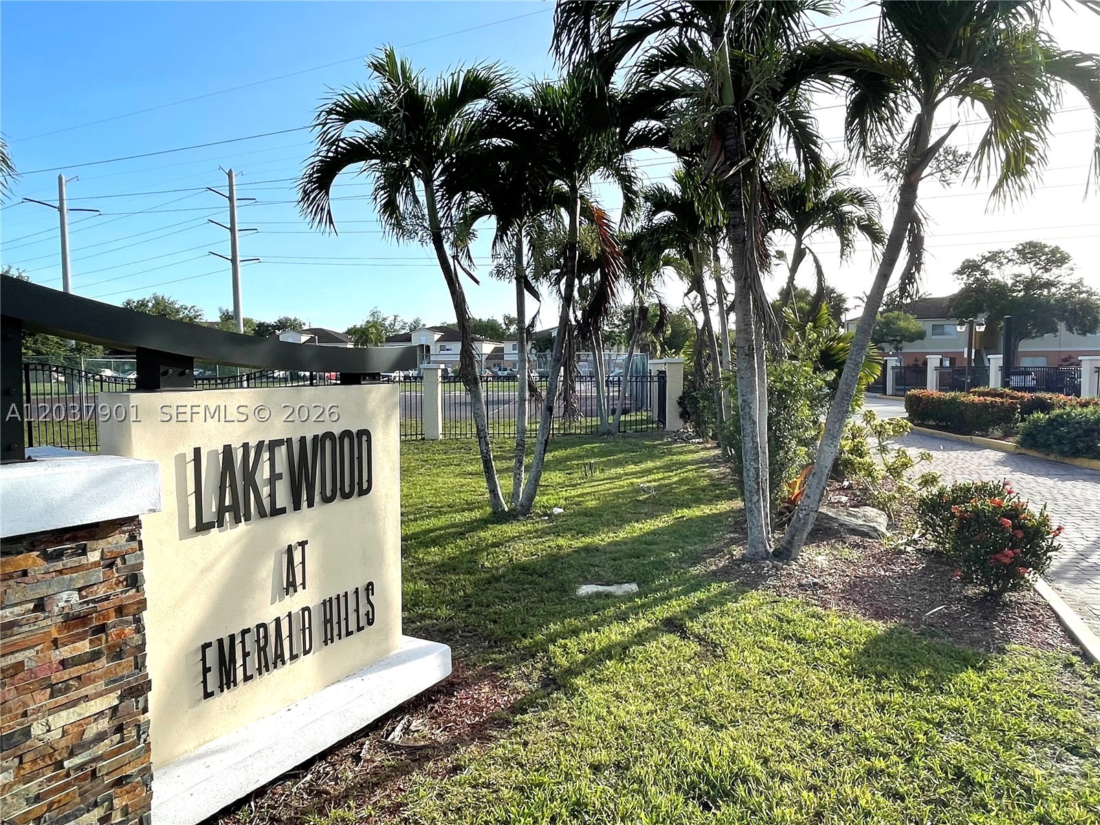 3690 N 56th Ave #904, Hollywood FL 33021