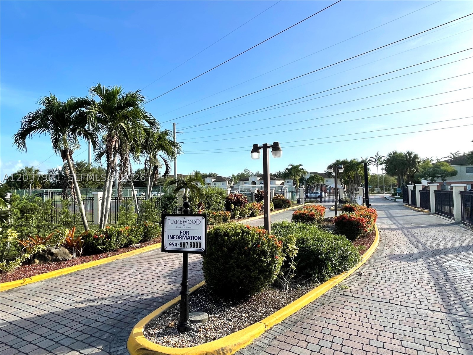 3690 N 56th Ave #904, Hollywood FL 33021