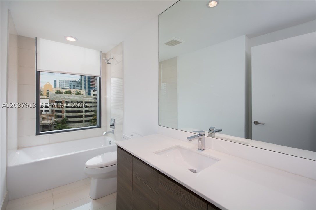460 NE 28 ST #501, Miami FL 33132