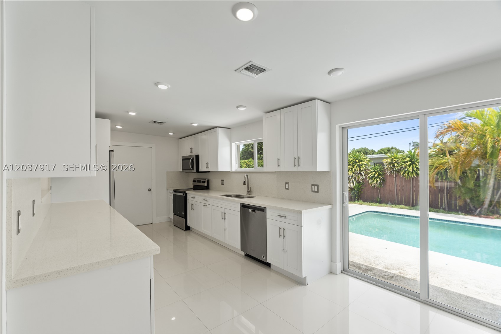 10501 SW 53rd St, Miami FL 33165